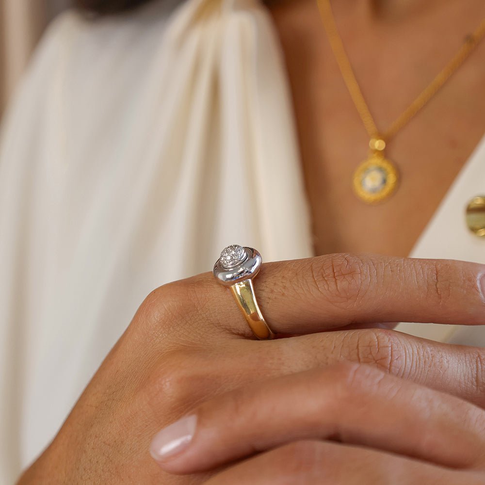 Anel Bicolor em Ouro 19kl com Diamantes (T16) - Loja do Ouro