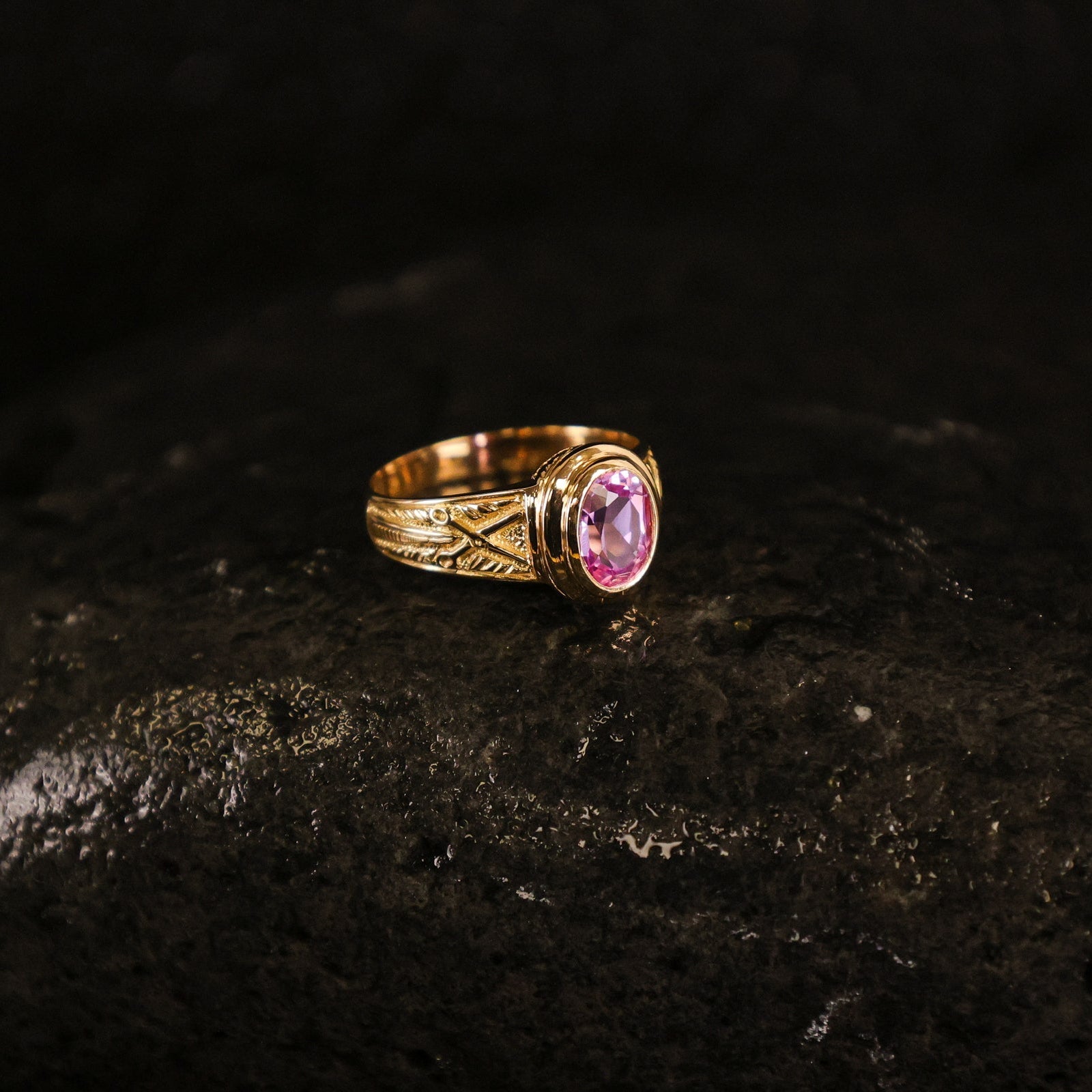 Anel de Curso de Cabeleireira em Ouro 19kl com Safira Rosa (T17) - Loja do Ouro