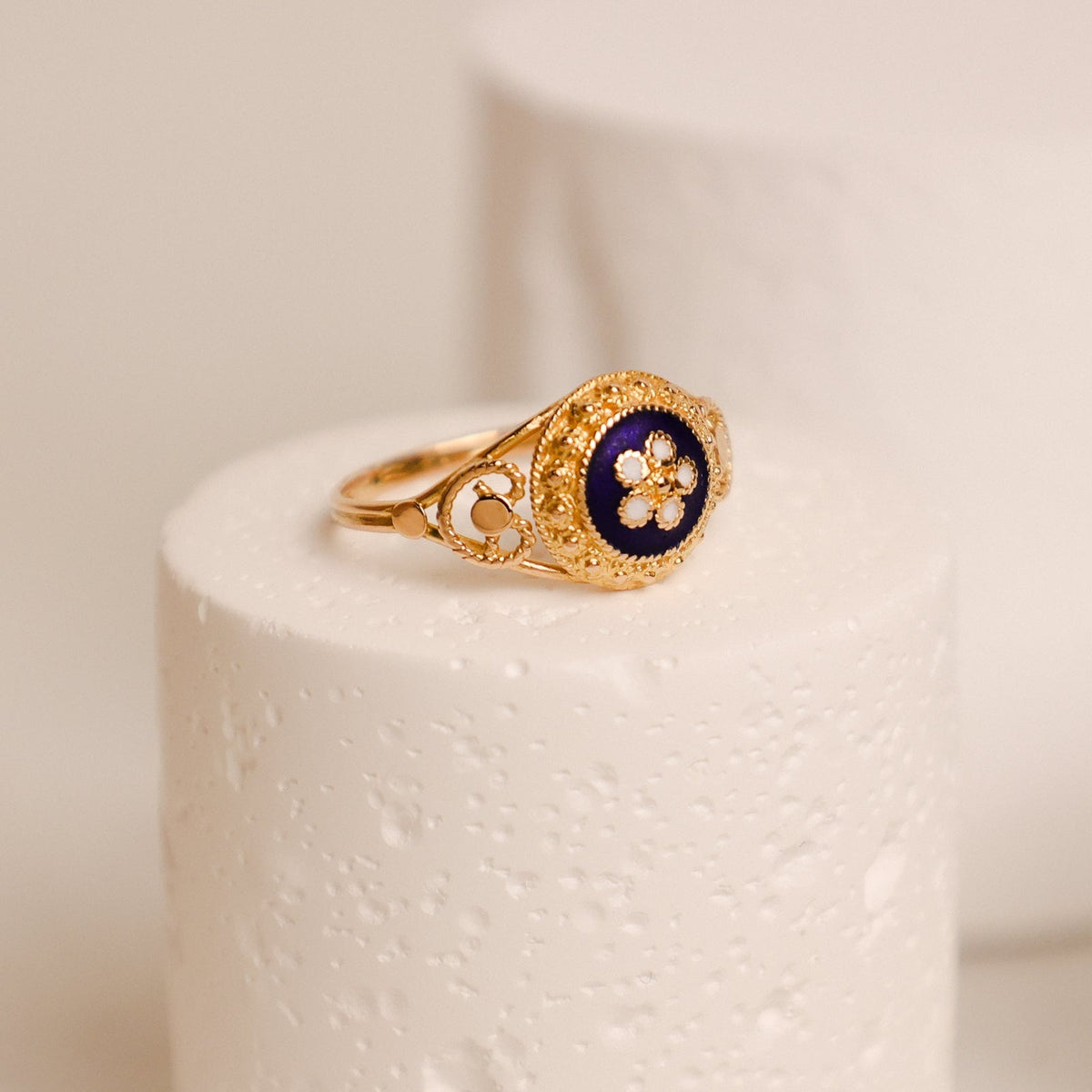 Anillo de oro de 19 kl con caracoles y esmalte (T14) - Gold Store Premium