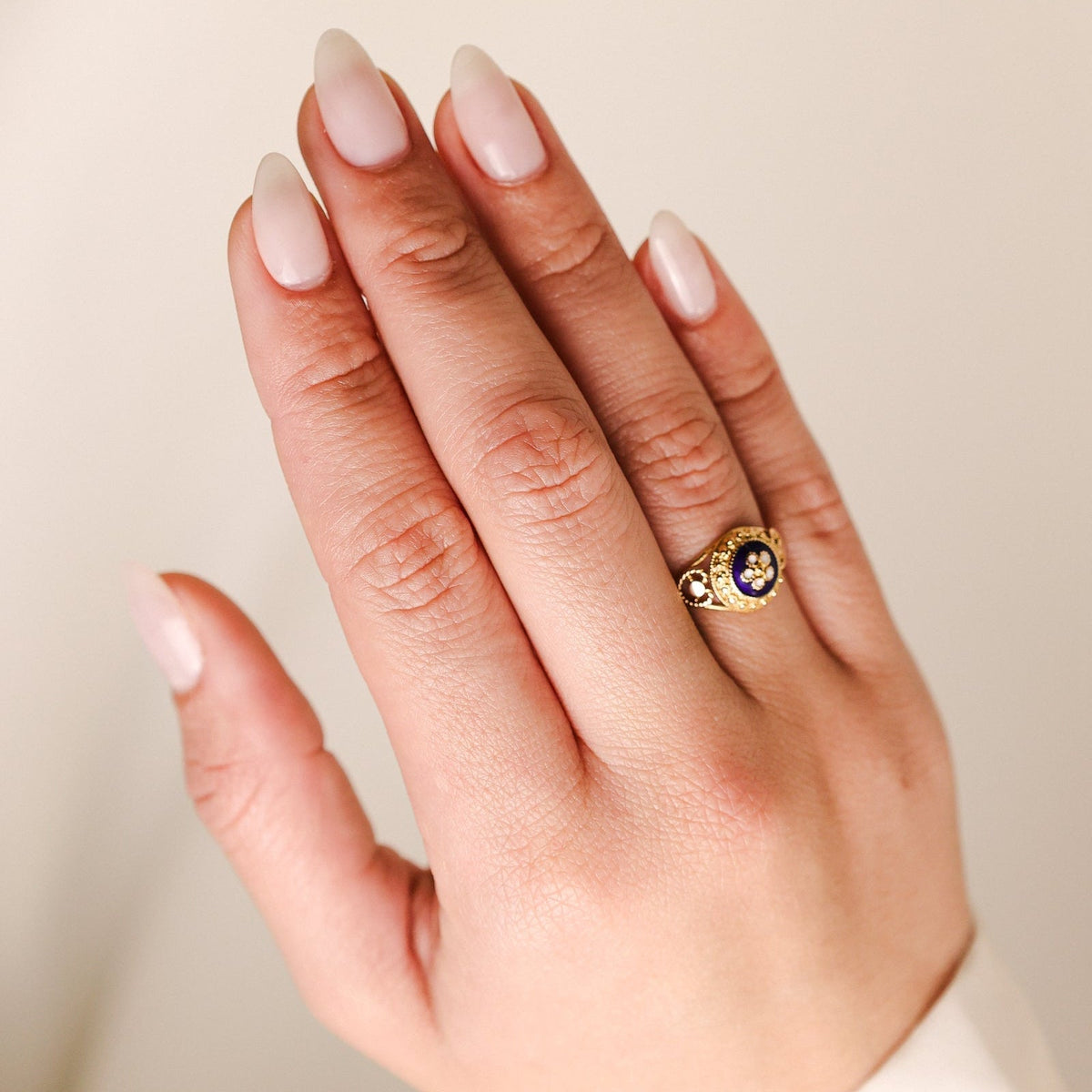 Anillo de oro de 19 kl con caracoles y esmalte (T14) - Gold Store Premium