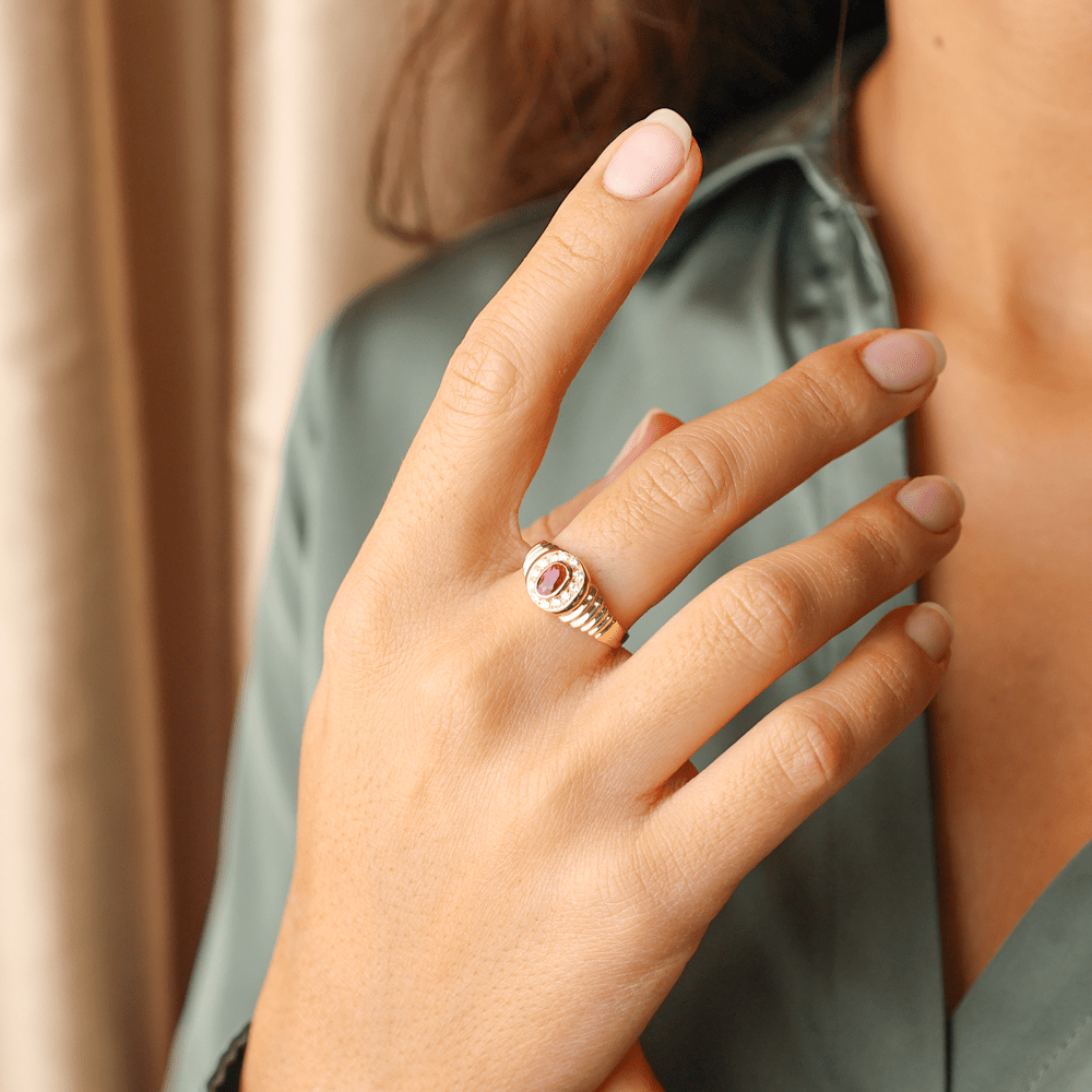 Anel em Ouro 19kl com Rubi e Zircónias (T16) - Loja do Ouro