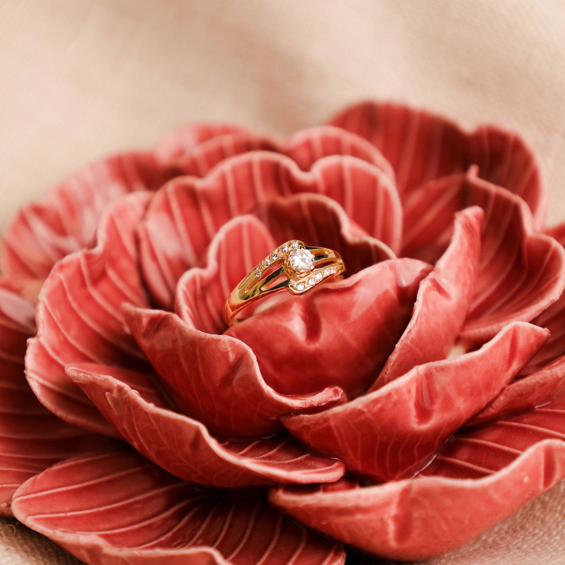 Anel em Ouro 19kl com Zircónias (T12) - Loja do Ouro