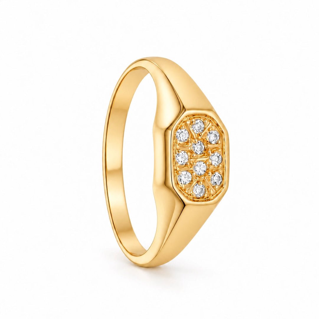 Anel em ouro de 19kl com topo retangular de cantos cortados cravejado de zircónias