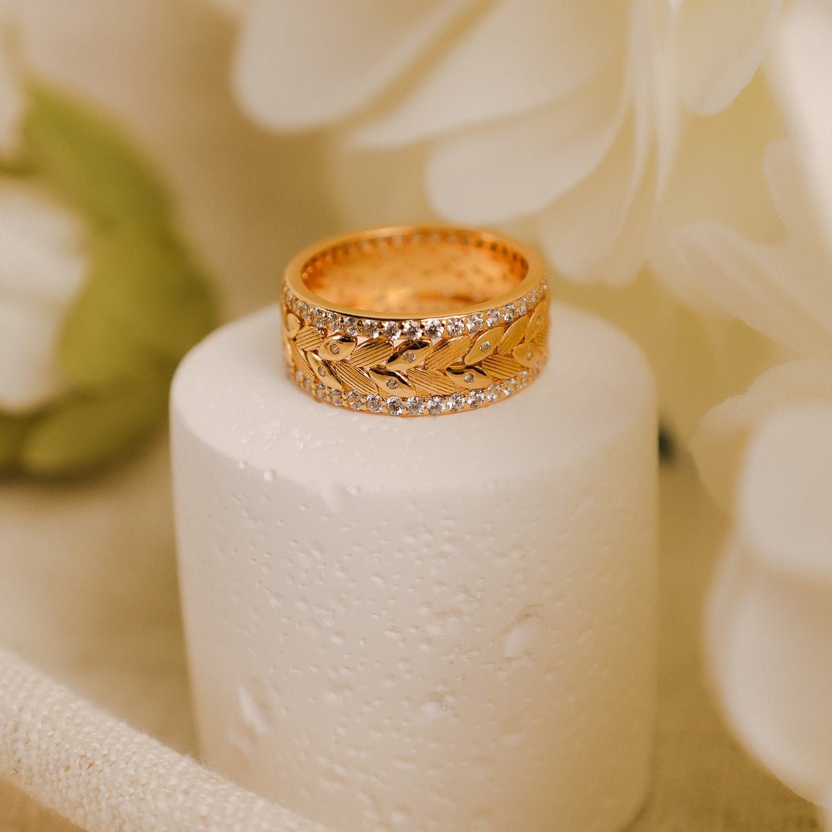 Anel em Prata Dourada com Folhas e Zircónias - Loja do Ouro