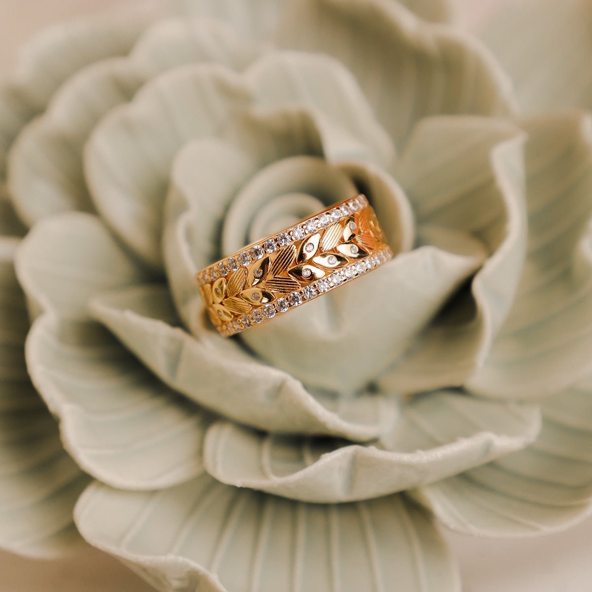 Anel em Prata Dourada com Folhas e Zircónias - Loja do Ouro