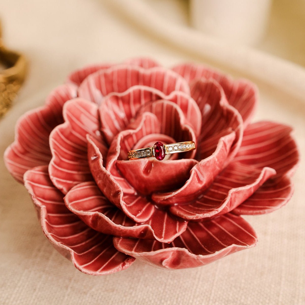 Anel Memória em Prata Dourada com Zircónia Rosa - Loja do Ouro