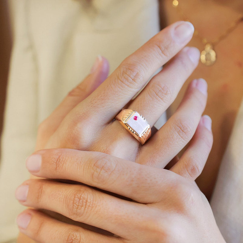 Anel Mesa de Homem em Ouro 19kl com Rubi (T26) - Loja do Ouro