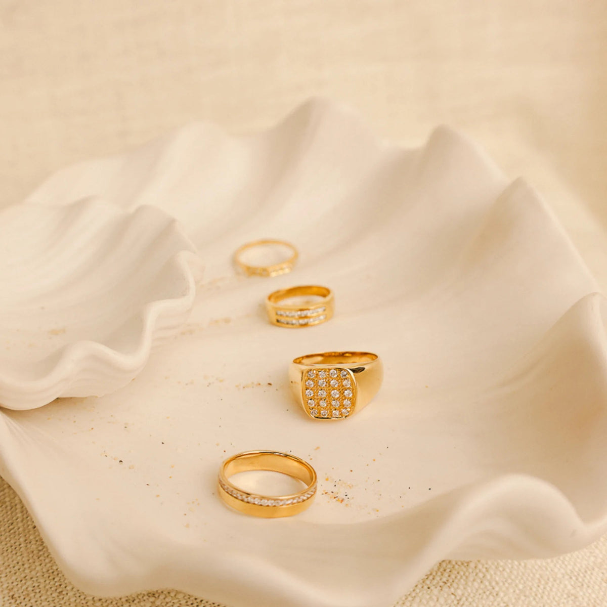 Anel Mesa em Ouro 19kl com Diamantes (T22) - Loja do Ouro