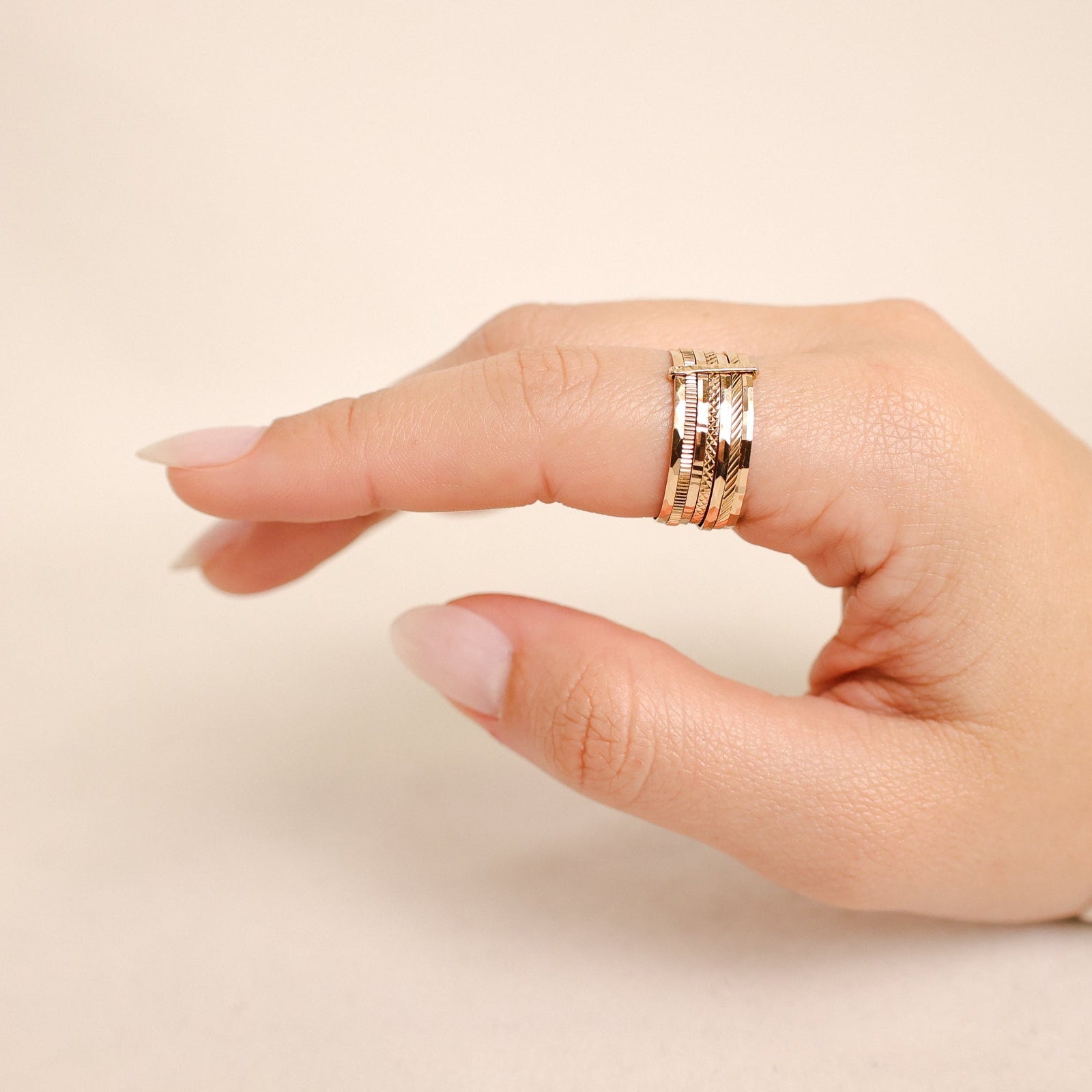 Anel Sete Escravas em Ouro 19kl com Aros Lapidados (T24) - Loja do Ouro