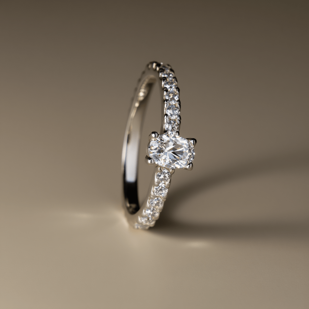 Anel Solitário em Prata com Zircónia Oval - Loja do Ouro