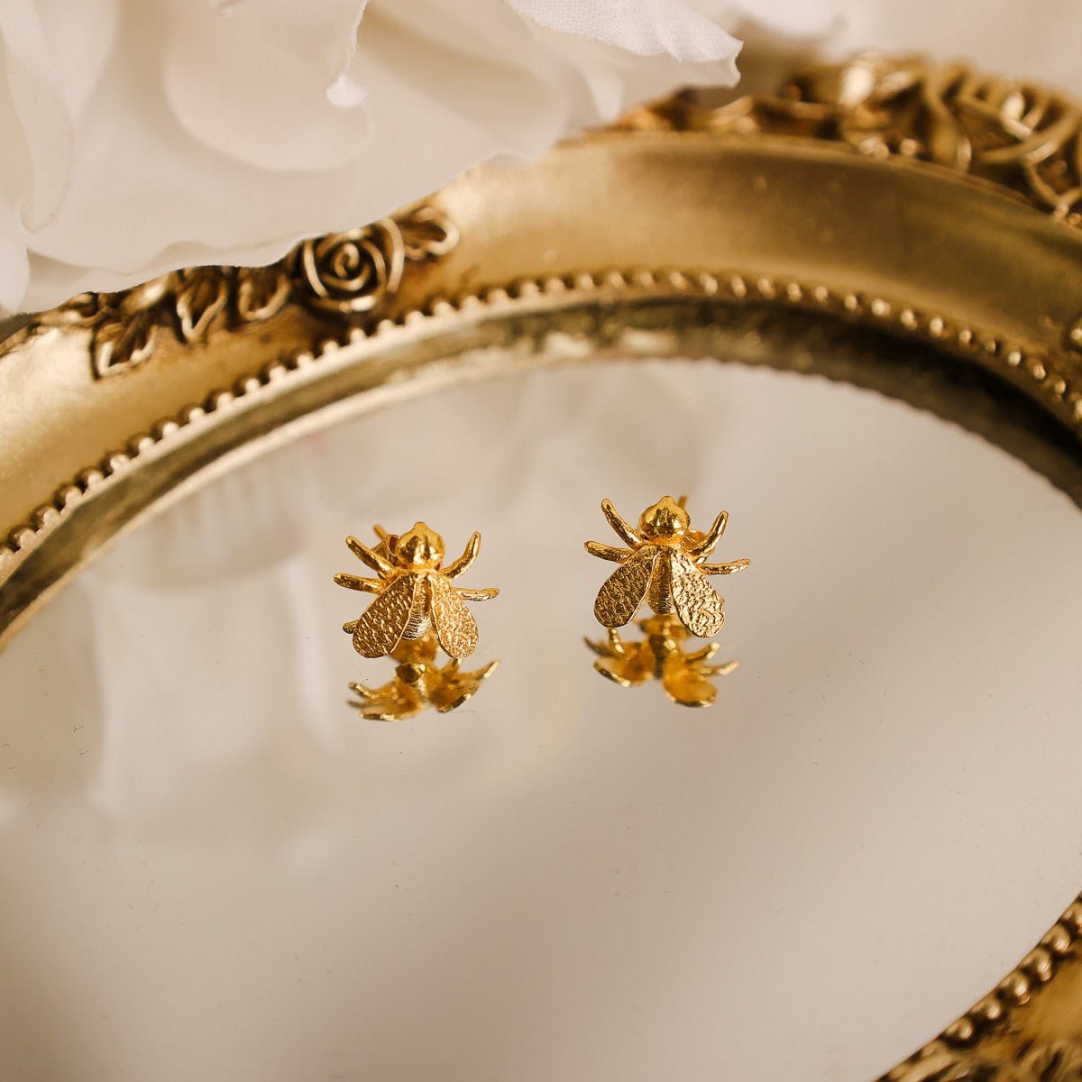 Brincos Abelha em Prata Dourada - Loja do Ouro