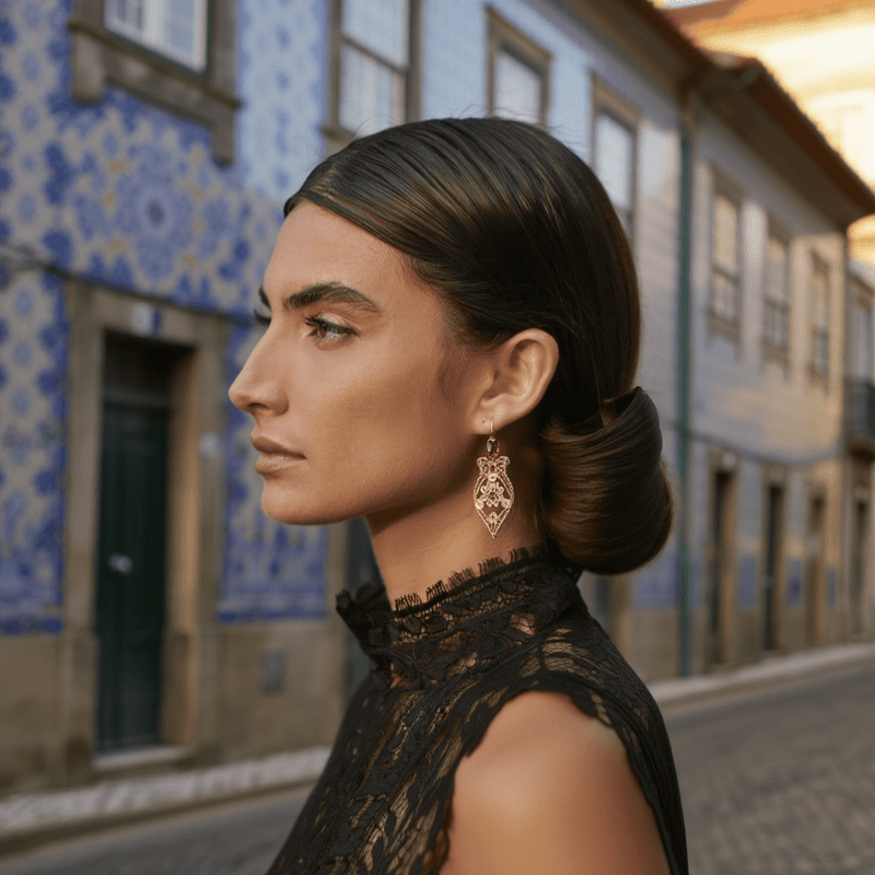 Brincos Amália em Prata Dourada (6cm) - Loja do Ouro