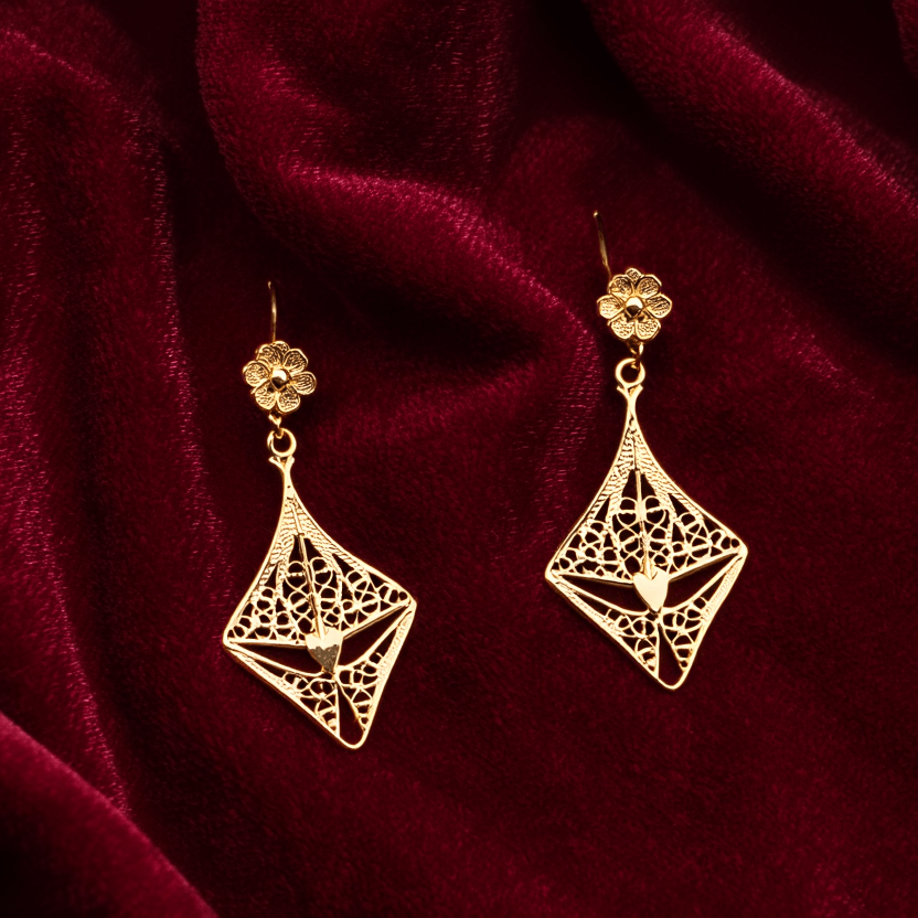 Brincos Amor Perfeito em Prata Dourada com Motivos Florais e Coração em Filigrana - Loja do Ouro