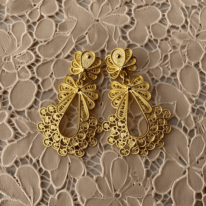 Brincos Desfolhada em Prata Dourada (3.5cm) - Loja do Ouro