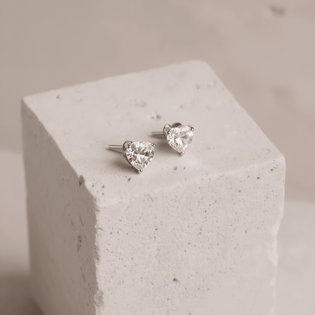 Brincos em Prata com Zircão Coração - Loja do Ouro