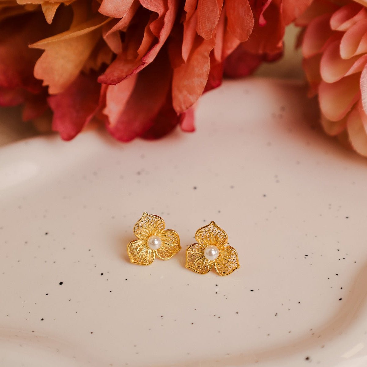 Brincos Flor de Filigrana em Prata Dourada e Pérola - Loja do Ouro
