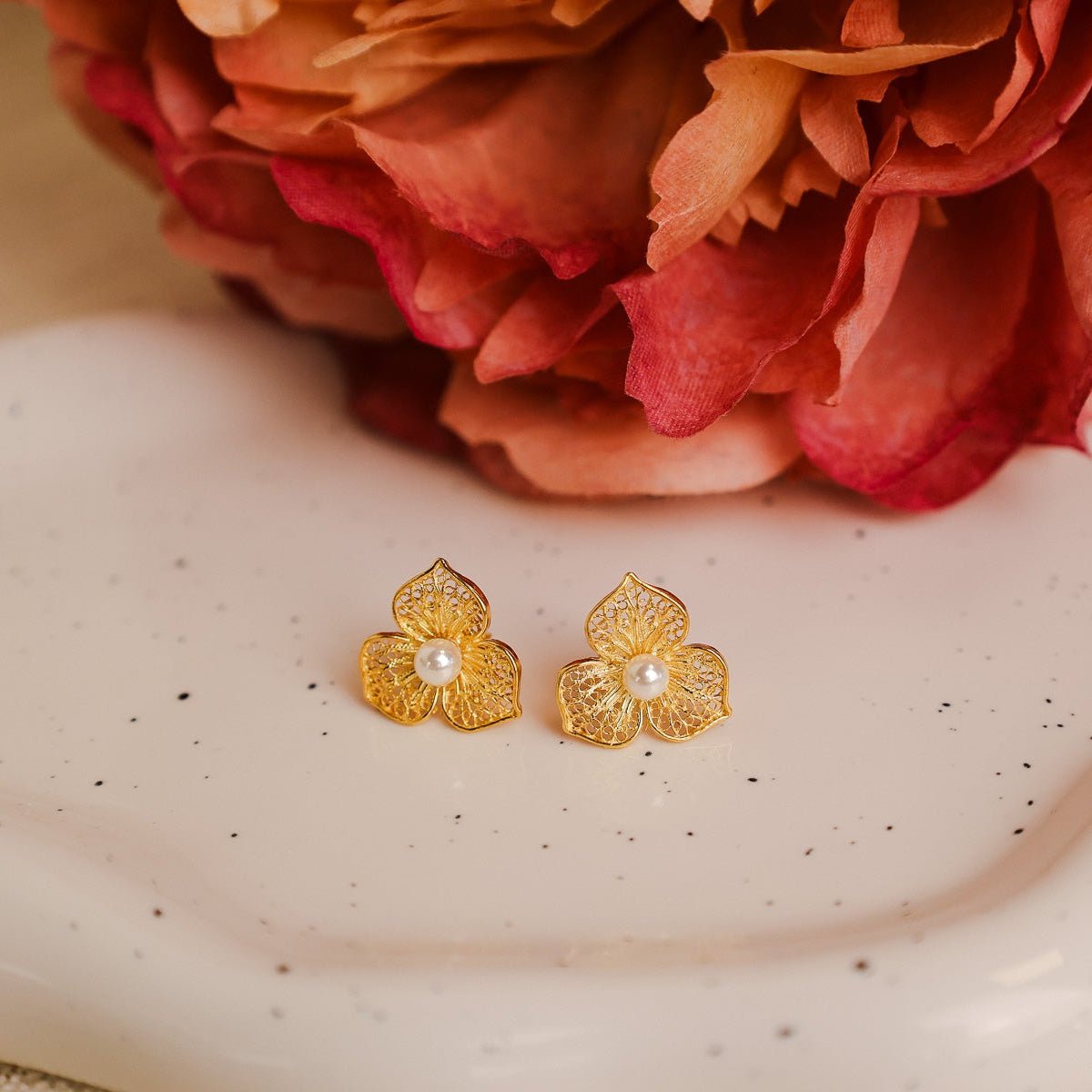 Brincos Flor de Filigrana em Prata Dourada e Pérola - Loja do Ouro