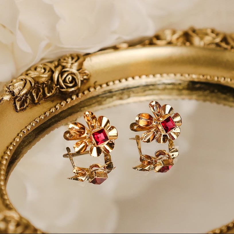 Brincos Flor em Ouro 19kl com Zirconia Vermelha - Loja do Ouro