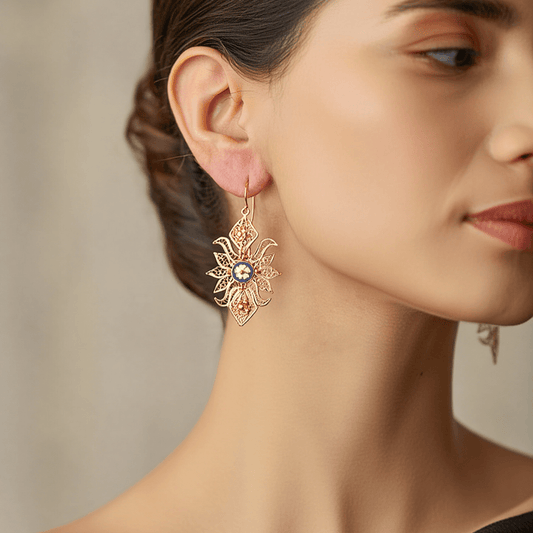 Brincos Folha Filigrana em Ouro 19kl e Esmalte Colorido (3.7cm) - Loja do Ouro