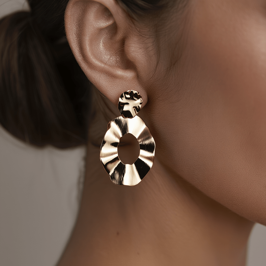 Brincos Lirios Dourados em Prata Dourada (6.7cm) - Loja do Ouro