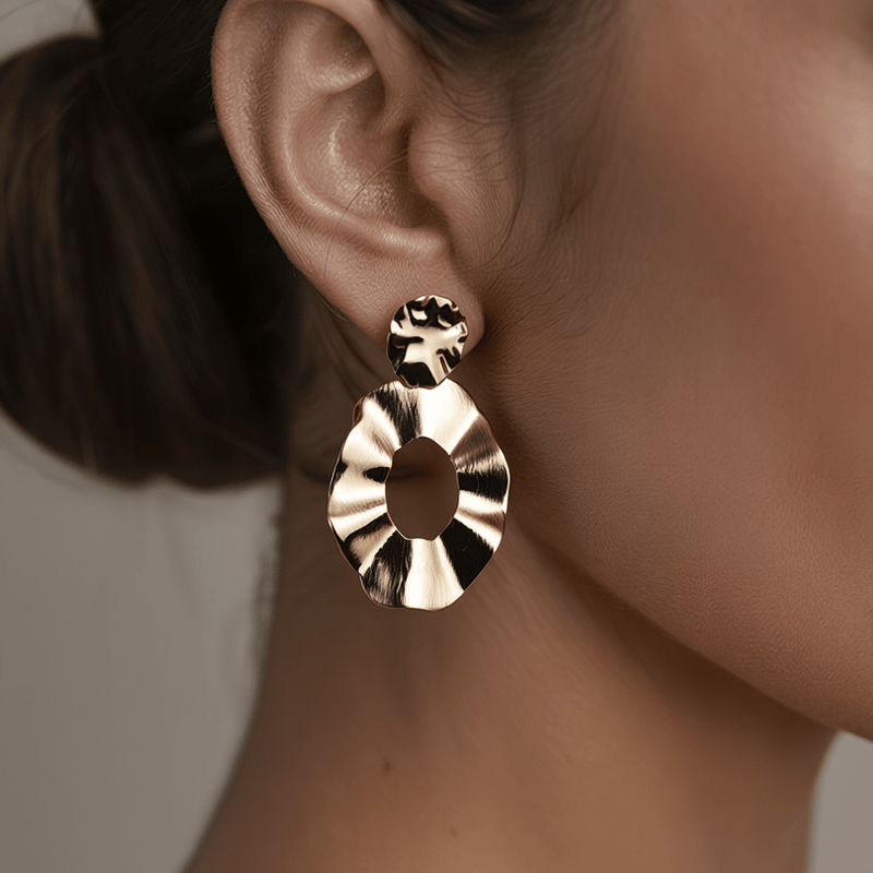 Brincos Lirios Dourados em Prata Dourada (6.7cm) - Loja do Ouro