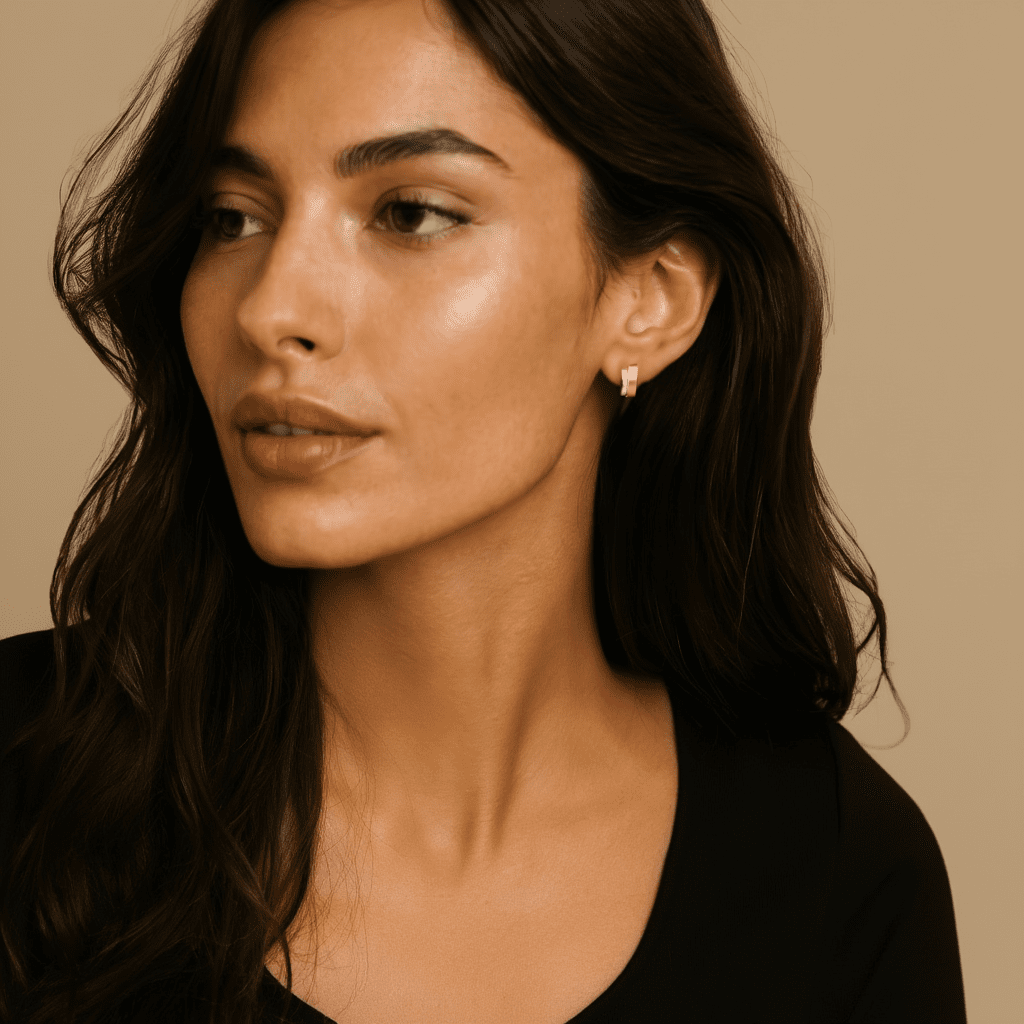 Brincos Meia Argola Bicolor em Ouro 19kl (1.3cm) - Loja do Ouro