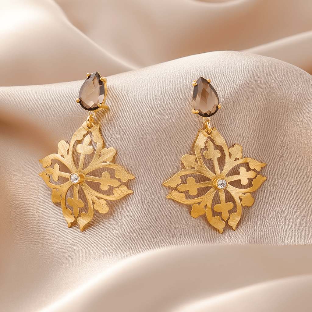 Brincos Nefertiti em Prata Dourada com Zircão - Loja do Ouro