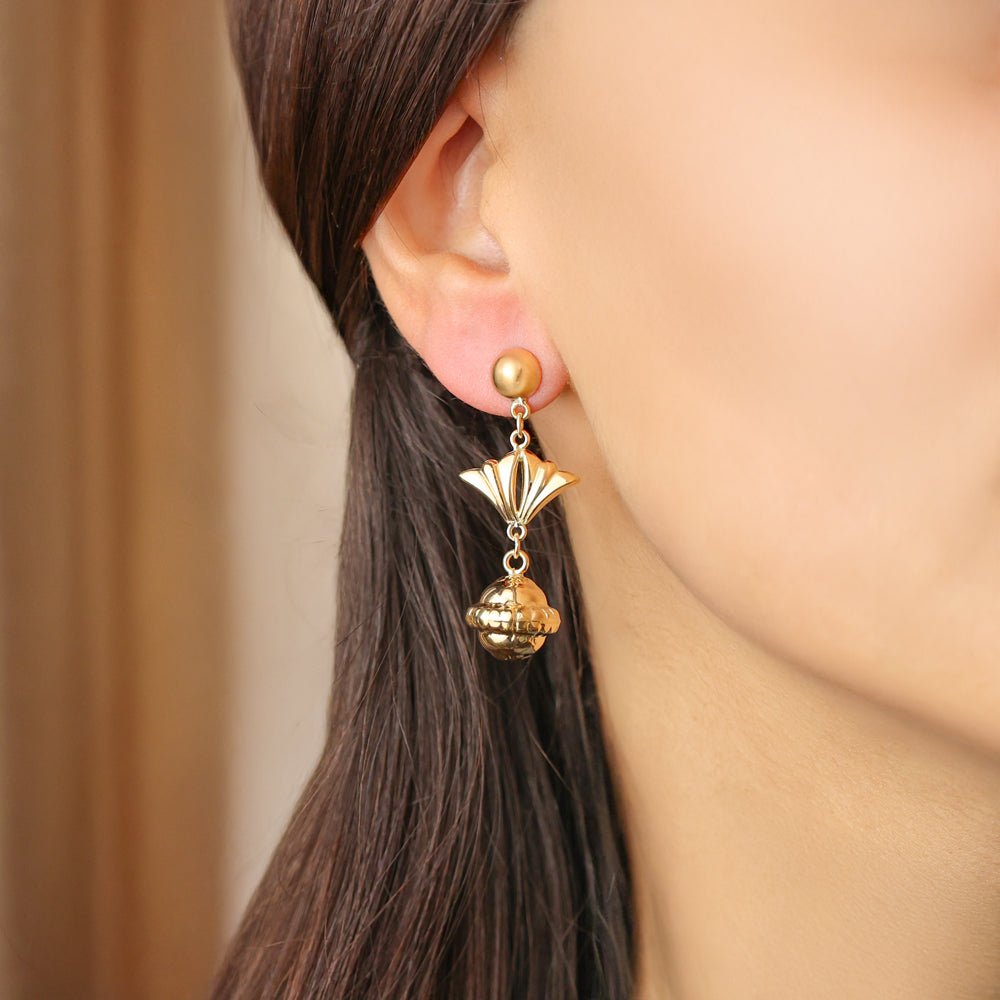 Pendientes colgantes de oro de 19 kl con bola y abanico - Gold Store Premium