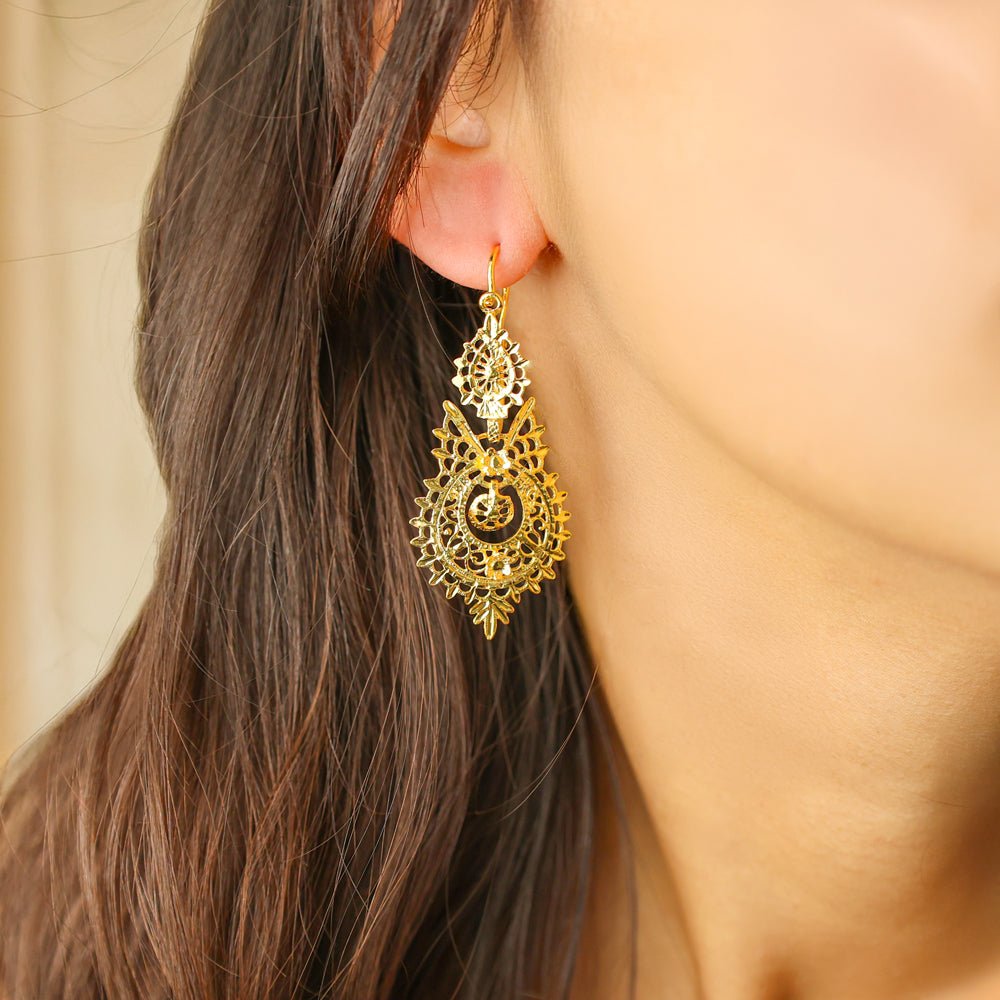 Pendientes Queen en oro 19kl (4