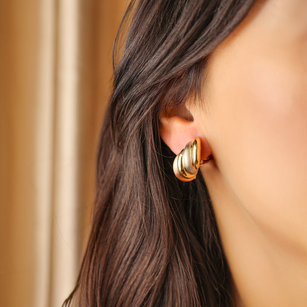 Pendientes tricolor de tres filas en oro 19kl (2