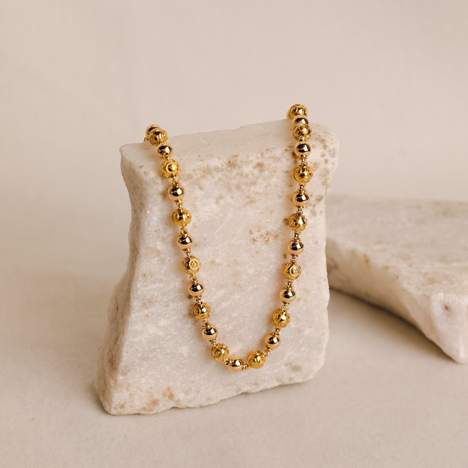 Colar Contas de Viana e Bolas Lisas em Ouro 19kl (41cm) - Loja do Ouro