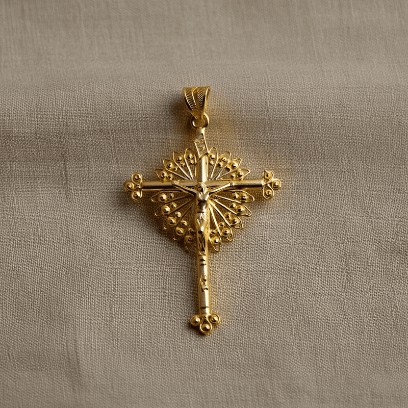 Crucifixo Rosa Madrugada em Prata Dourada (5cm) - Loja do Ouro