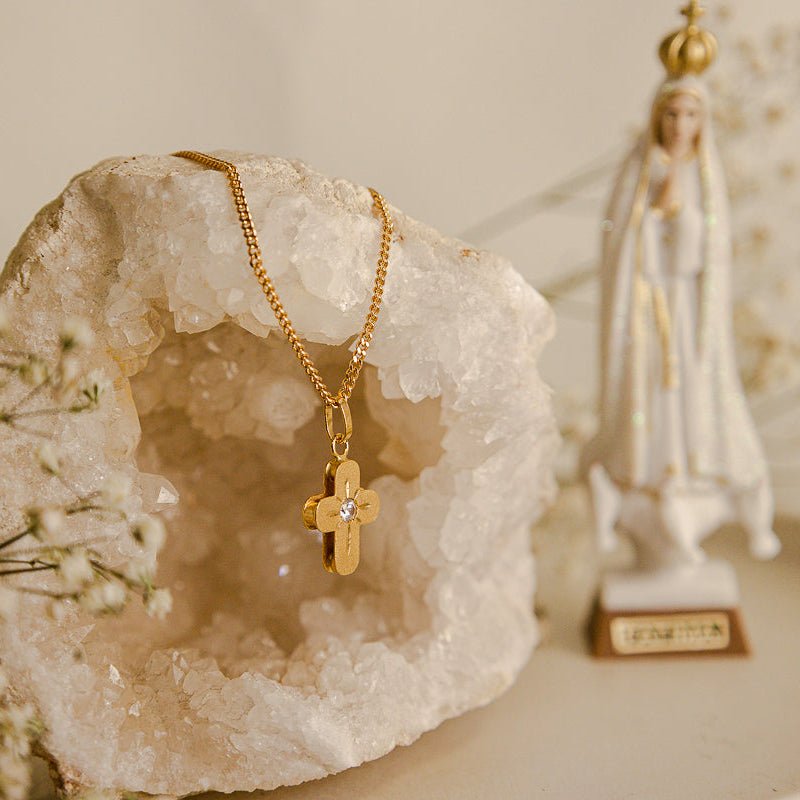 Cruz Escovada em Ouro 19kl com Zircónia (2.11cm) - Loja do Ouro