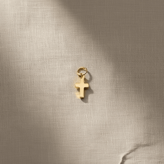 Cruz Pequena em Ouro 19kl (8mm) - Loja do Ouro