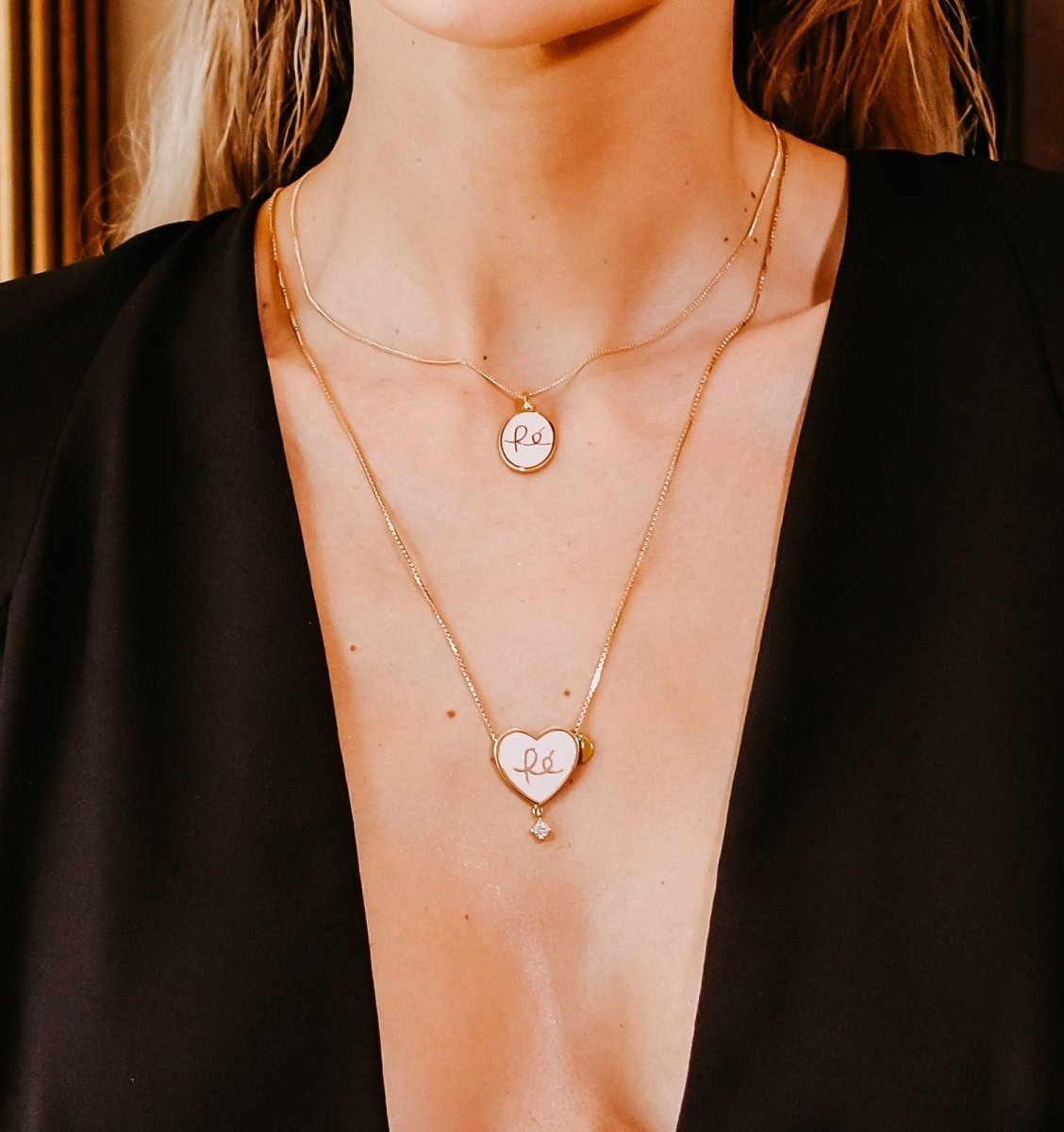 Escapulário Fé em Prata Dourada e Esmalte Rosa - Loja do Ouro