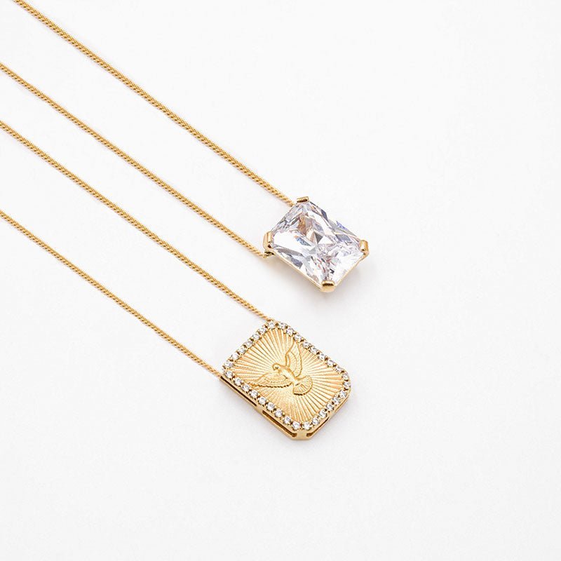 Escapulario de Hermes en plata chapada en oro con circón - Gold Store Premium