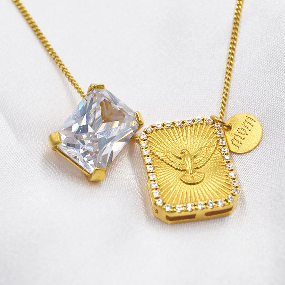 Escapulario de Hermes en plata chapada en oro con circón - Gold Store Premium