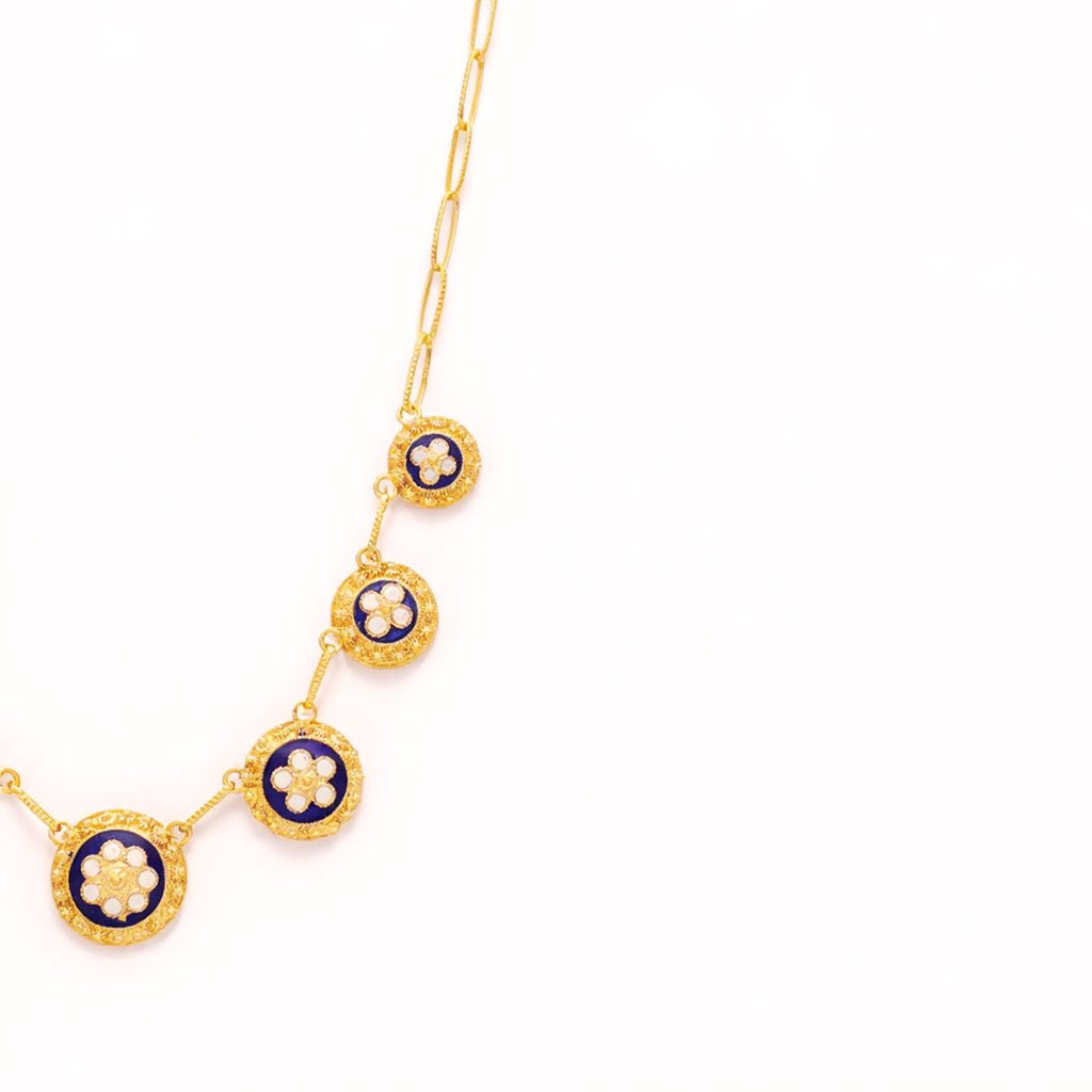 Collar de cadena con caracoles en oro (41