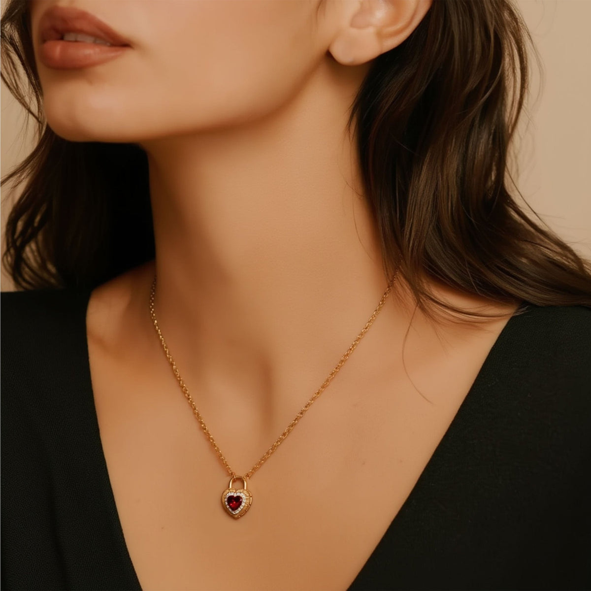 Cadena de plata chapada en oro con zircón de corazón y circonias - Gold Store Premium