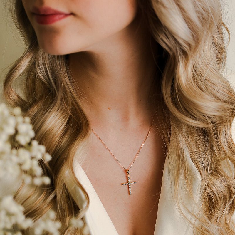 Fio em Prata Rose Gold com Cruz Cravejada de Zircónias - Loja do Ouro