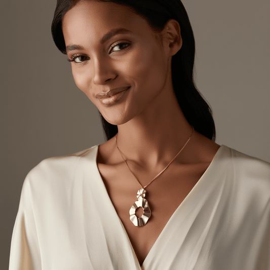 Fio Lírios Dourados em Prata Dourada (38cm) - Loja do Ouro