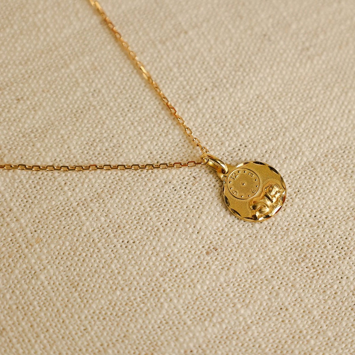 Medalha Bebé em Ouro 19kl com Relógio - Loja do Ouro
