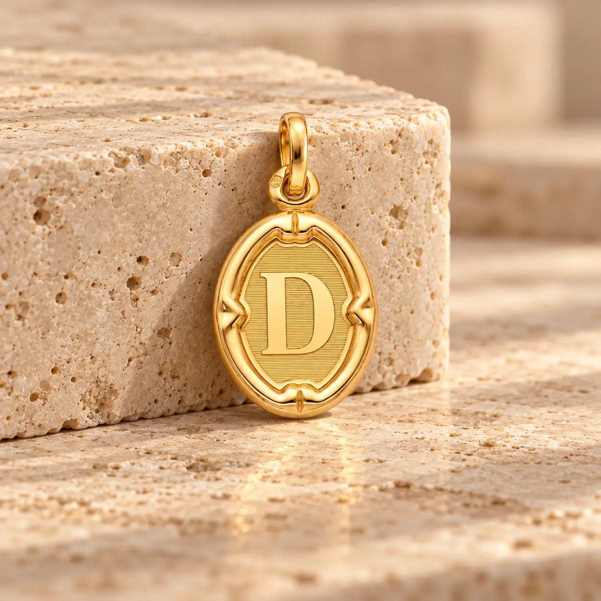 Medalha com Letra D em Ouro 19kl (1,17cm) - Loja do Ouro