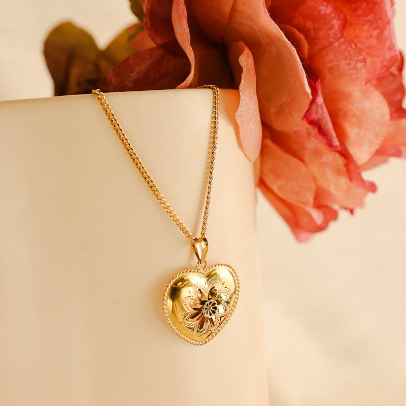 Medalha Coração em Ouro 19kl com Flor (2.36cm) - Loja do Ouro