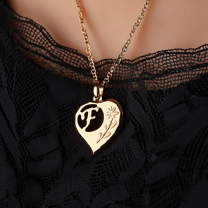 Medalha Coração em Ouro 19kl com Letra F (1.6cm) - Loja do Ouro