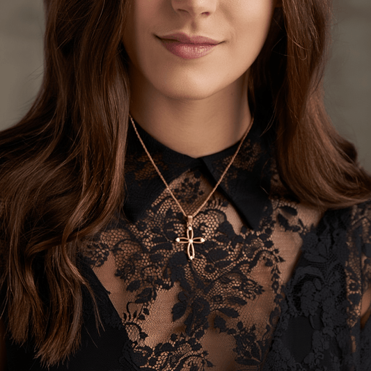 Medalha Cruz Recortada em Ouro 19kl com Zircónias (1.9cm) - Loja do Ouro