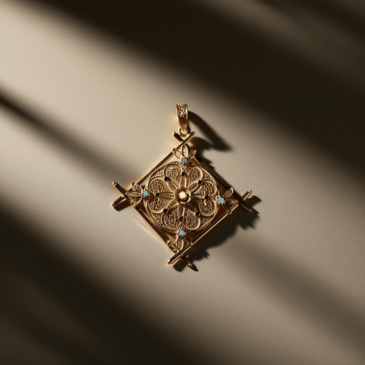 Medalha Floral em Filigrana Ouro 19kl com Turquesas e Pérola (4.5cm) - Loja do Ouro