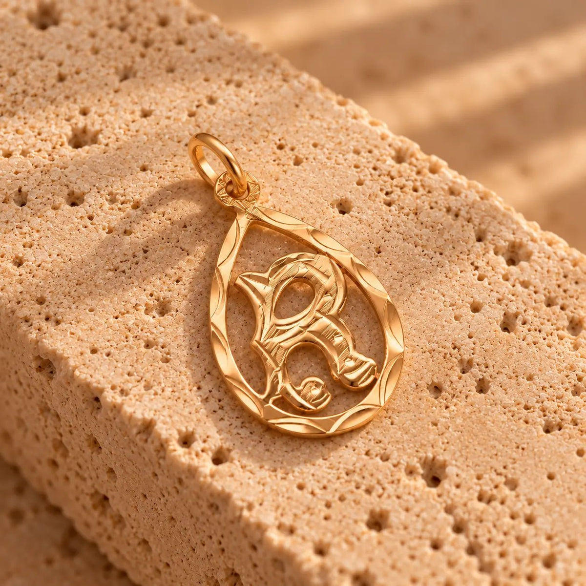 Medalha Gota com Letra R em Ouro 19kl (1,75cm) - Loja do Ouro