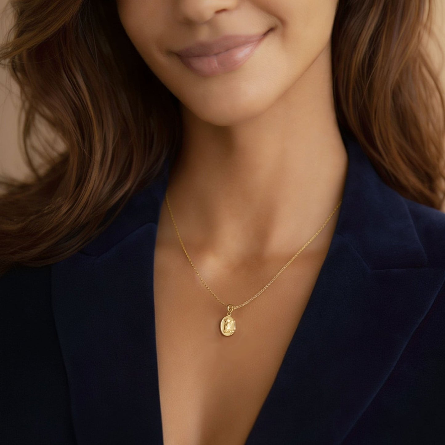 Medalha Oval com Anjo da Guarda em Ouro de 19kl - Loja do Ouro