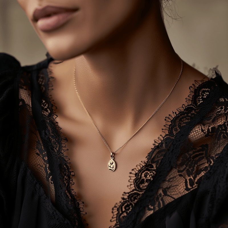 Medalha Oval em Ouro 19kl com Anjo da Guarda em Relevo (1.1cm) - Loja do Ouro